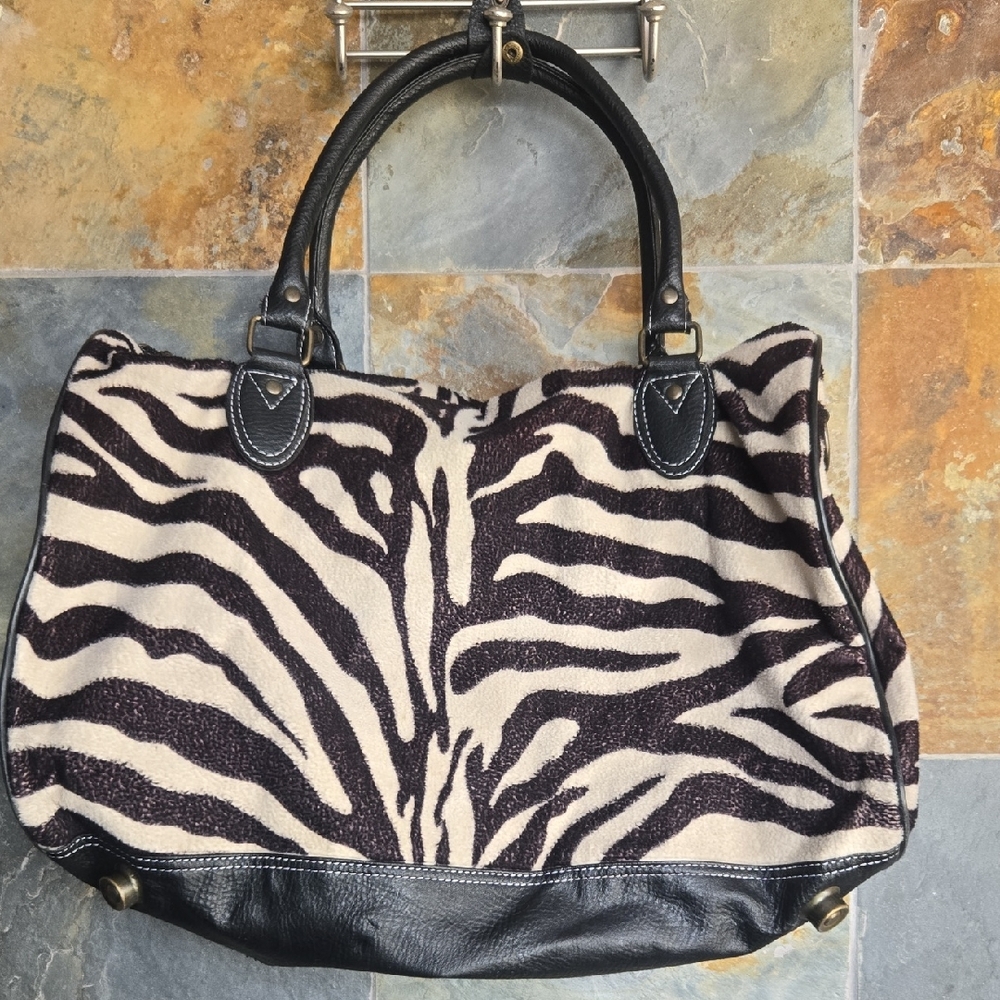 Chic Zebra Print Shoulder Bag with Black Trim